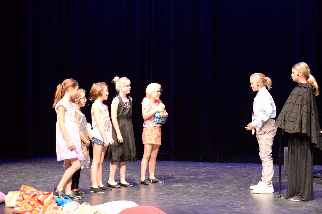 ../Images/Musical Nanny de Vries 108.jpg